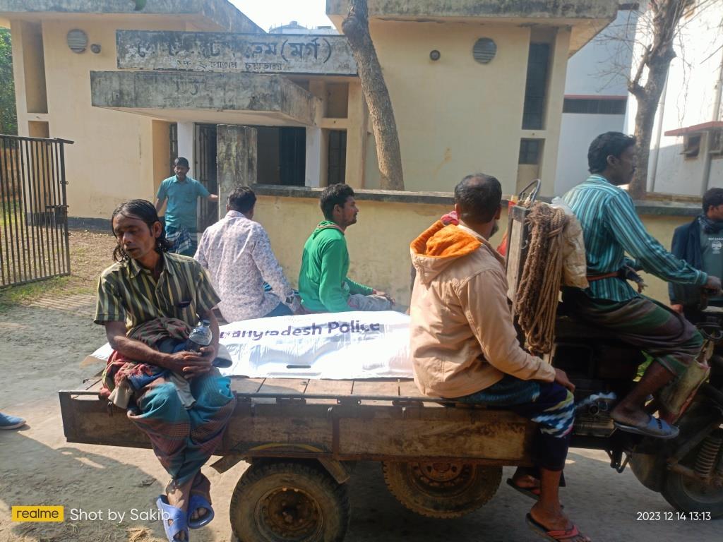 চুয়াডাঙ্গায় সড়ক দুর্ঘটনায় দিনমজুরের মৃত্যু, আহত ৪