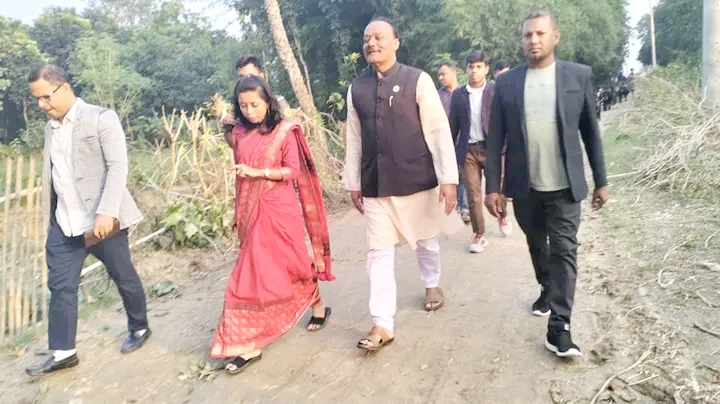 কার্পাসডাঙ্গায় বিভিন্ন প্রকল্পের কাজ পরিদর্শন করলেন ইউএনও