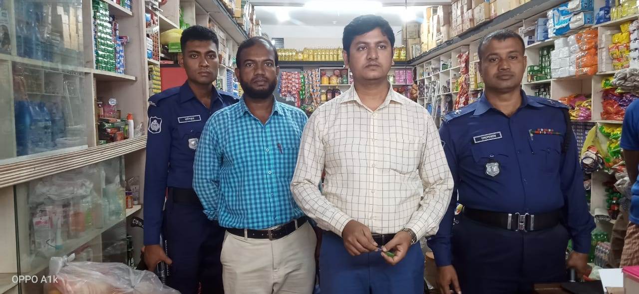 জীবননগর হাসাদাহে ভোক্তা অধিকার সংরক্ষণ অধিদপ্তরের অভিযান