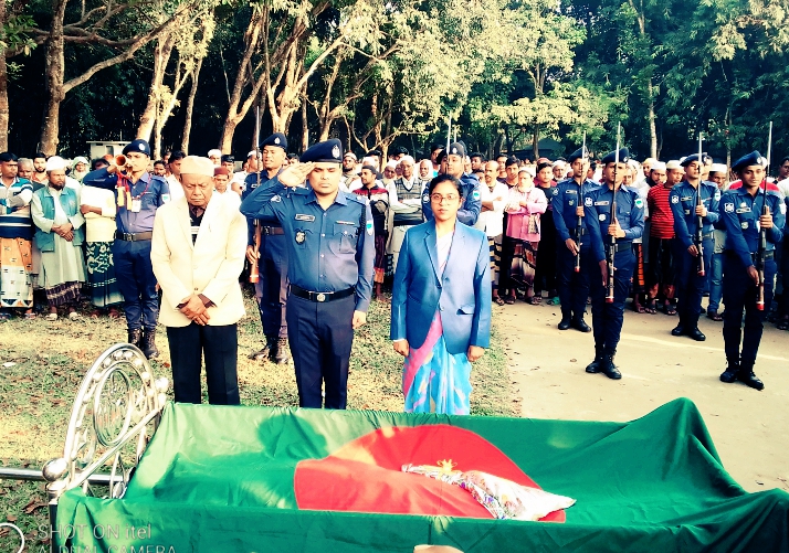 হাটবোয়ালিয়ায় রাষ্ট্রীয় মর্যাদায় বীর মুক্তিযোদ্ধা আব্দুল মান্নাফের দাফন