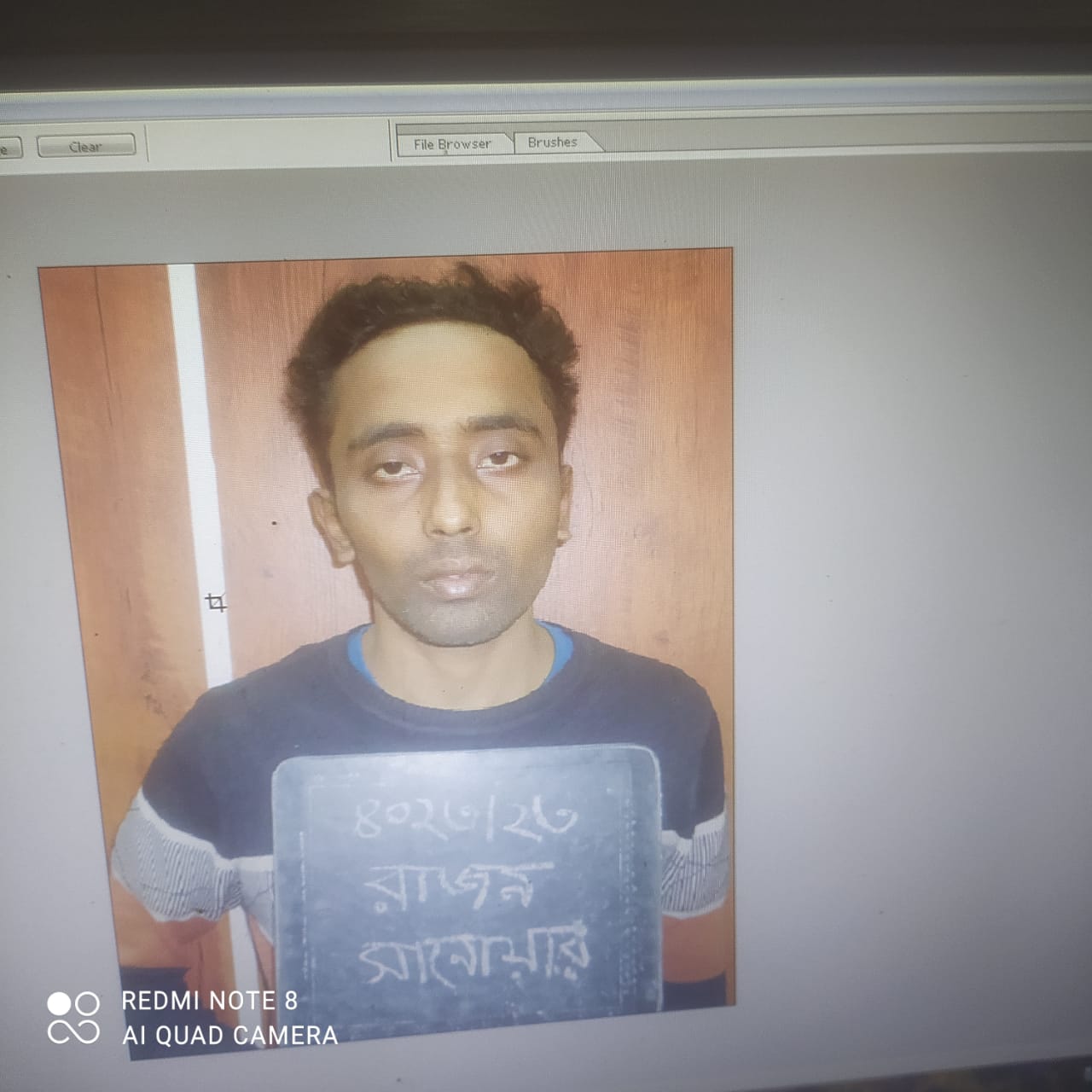 ডিঙ্গেদাহ বাজারের পাঁচ দোকানের টিনকেটে চুরি: চোর আটক