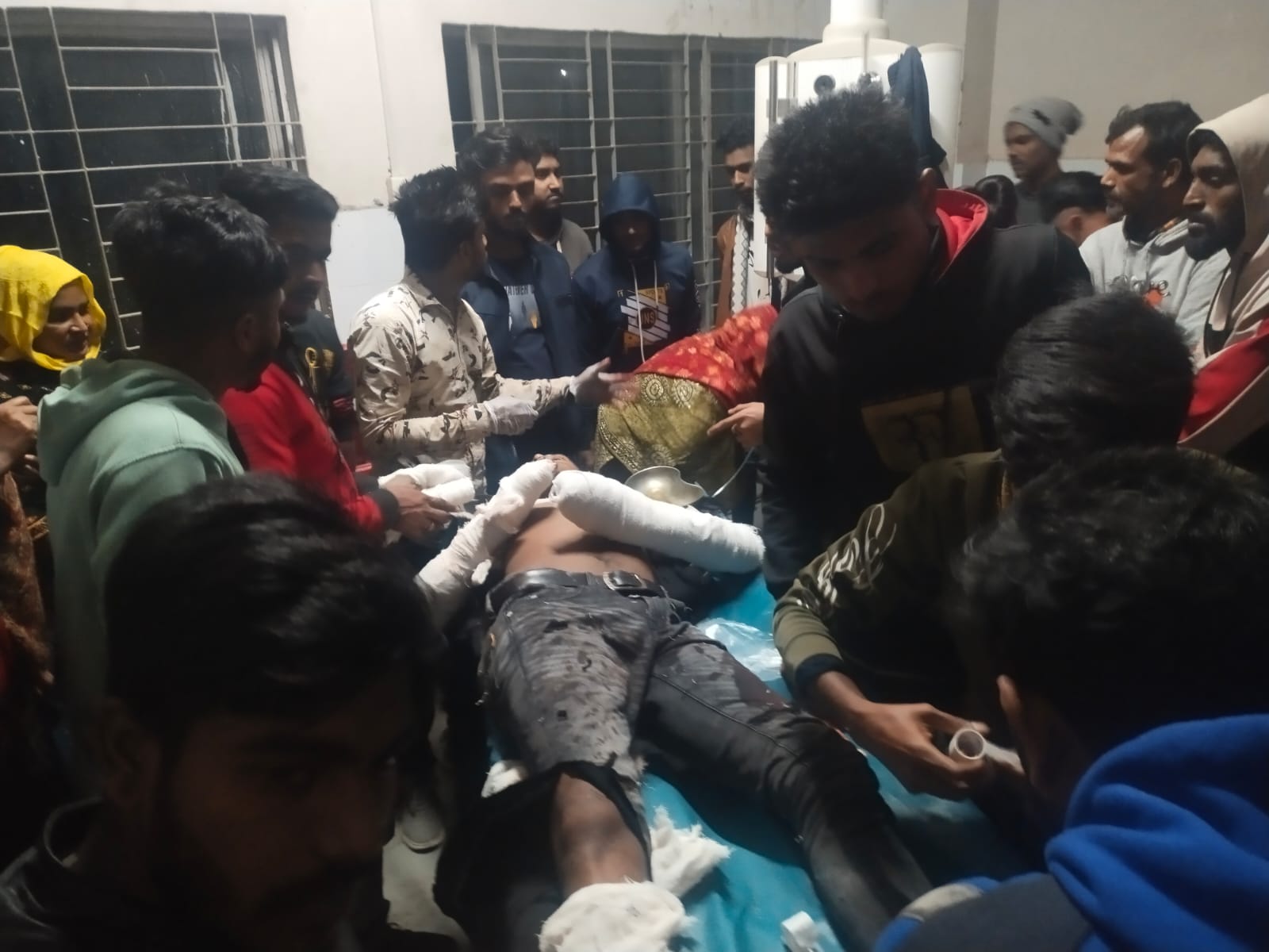 চুয়াডাঙ্গায় যুবককে এলোপাতাড়ি কুপিয়ে জখম