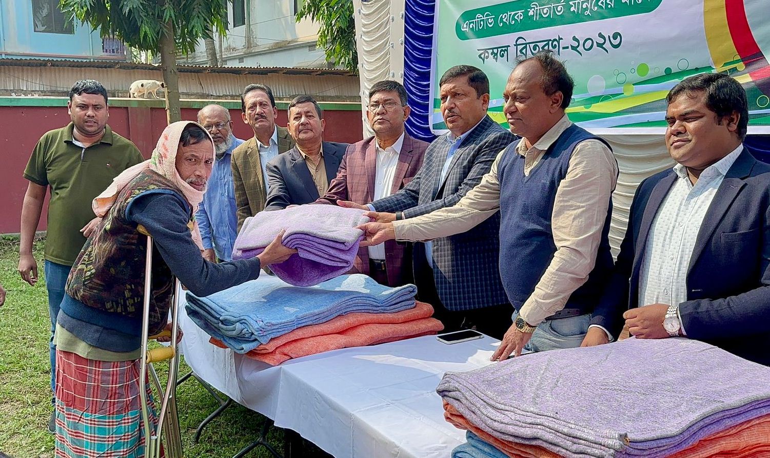 চুয়াডাঙ্গায় এনটিভির উদ্যোগে কম্বল বিতরণ