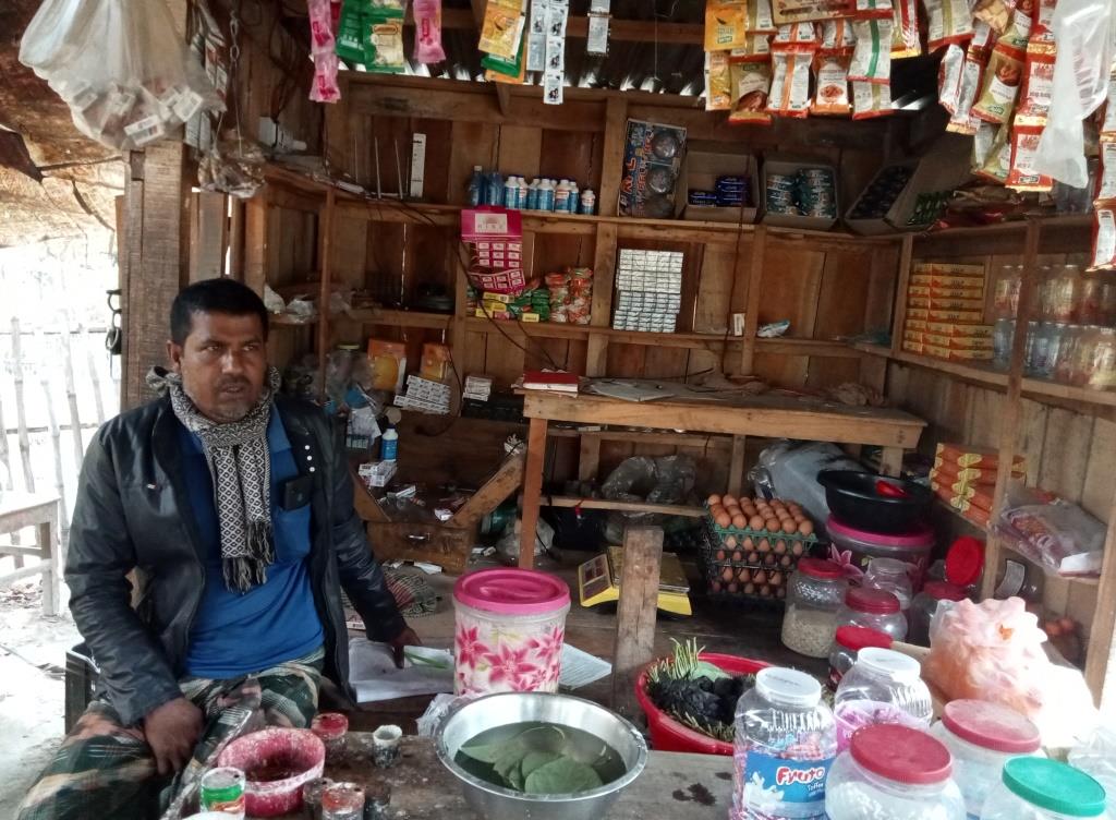 গাংনীতে মুদি দোকান থেকে নগদ টাকাসহ মালামাল চুরি