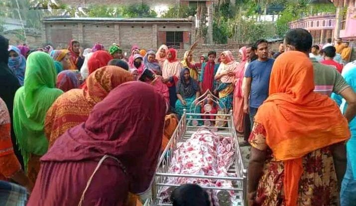 গাংনীতে খেলার সময় ফুটবলের আঘাতে কলেজছাত্রের মৃত্যু