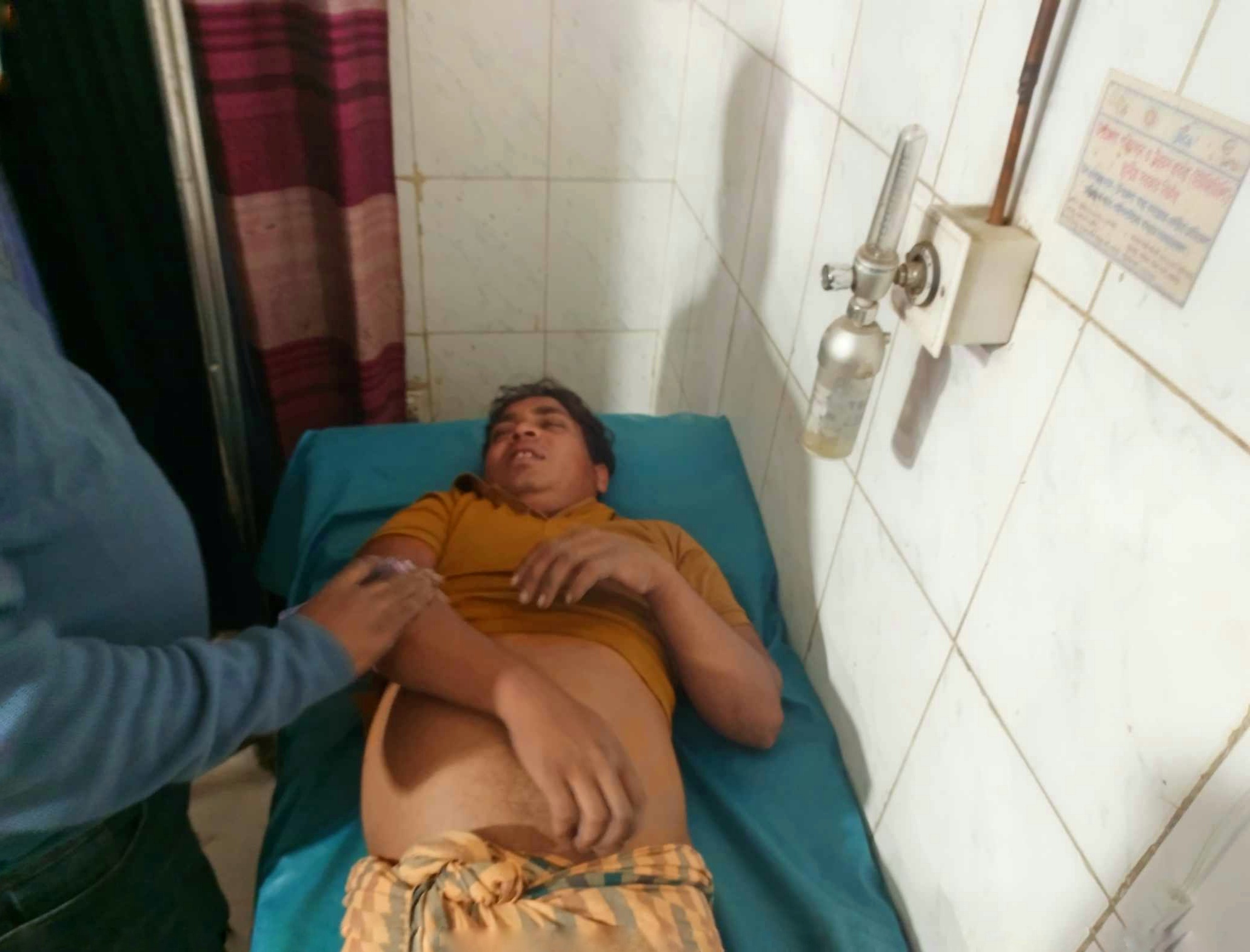 চালককে বেঁধে রেখে ভ্যান ছিনতাই