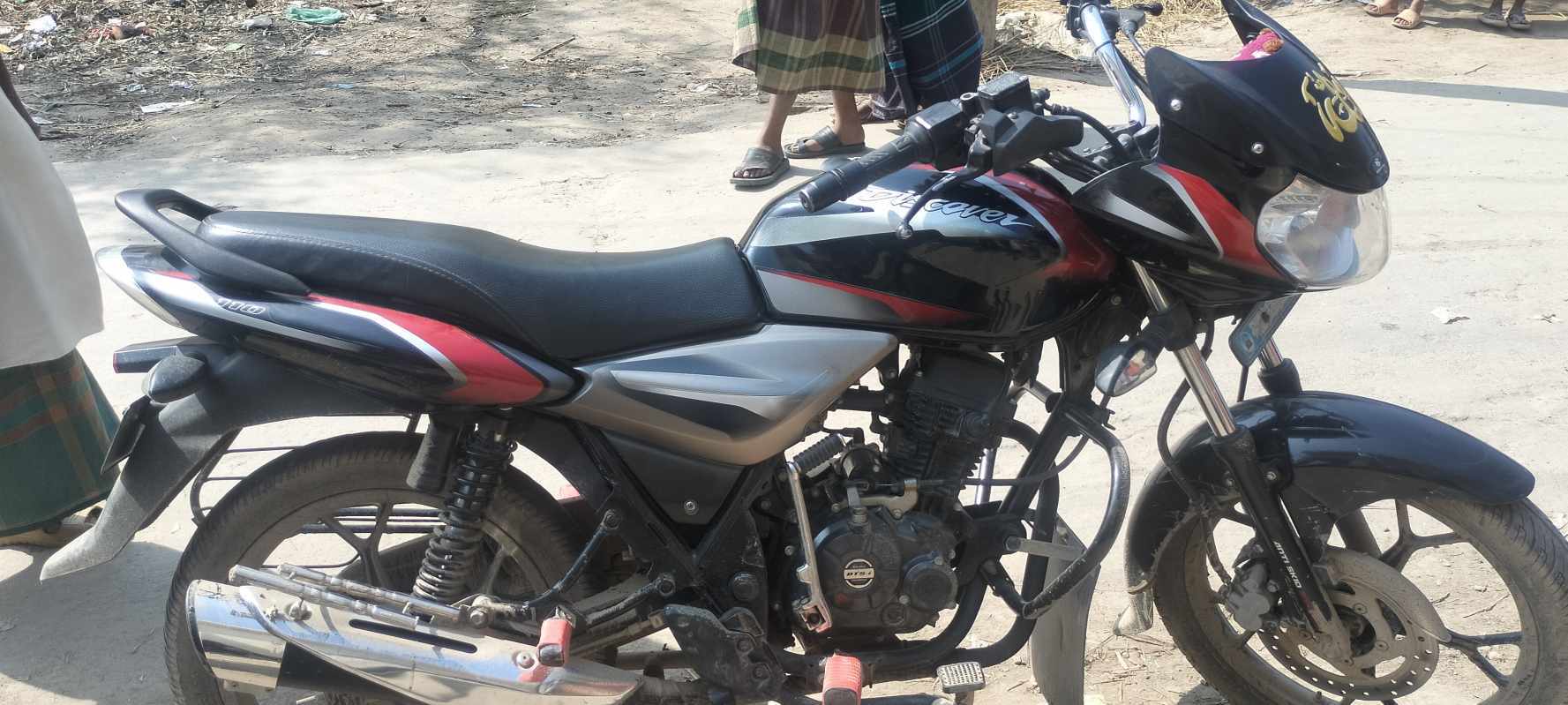 কার্পাসডাঙ্গায় দিন-দুপুরে মোটরসাইকেল চুরি