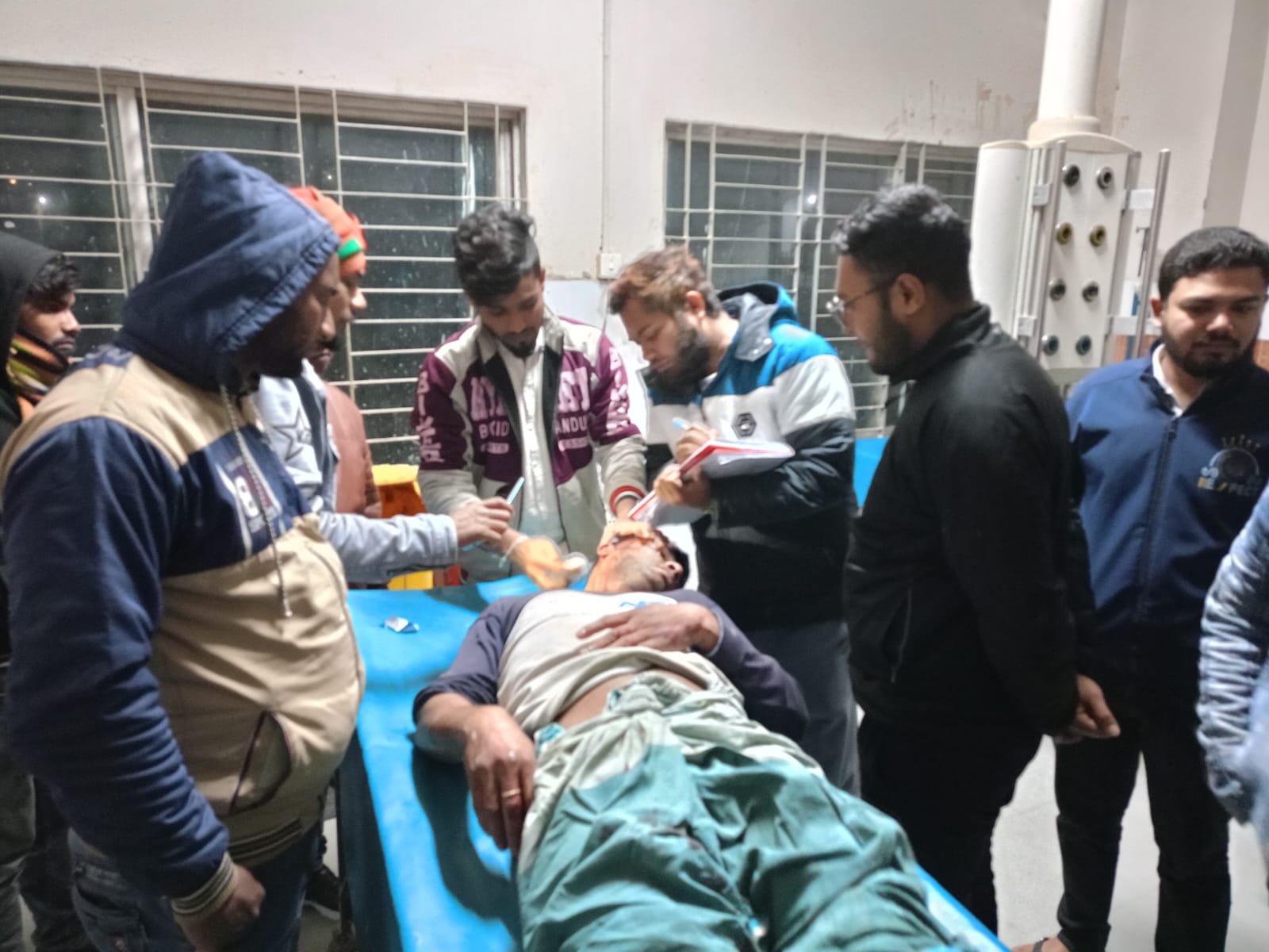 চুয়াডাঙ্গার কবিখালী গ্রামে প্রতিপক্ষের হামলায় দুই যুবক জখম