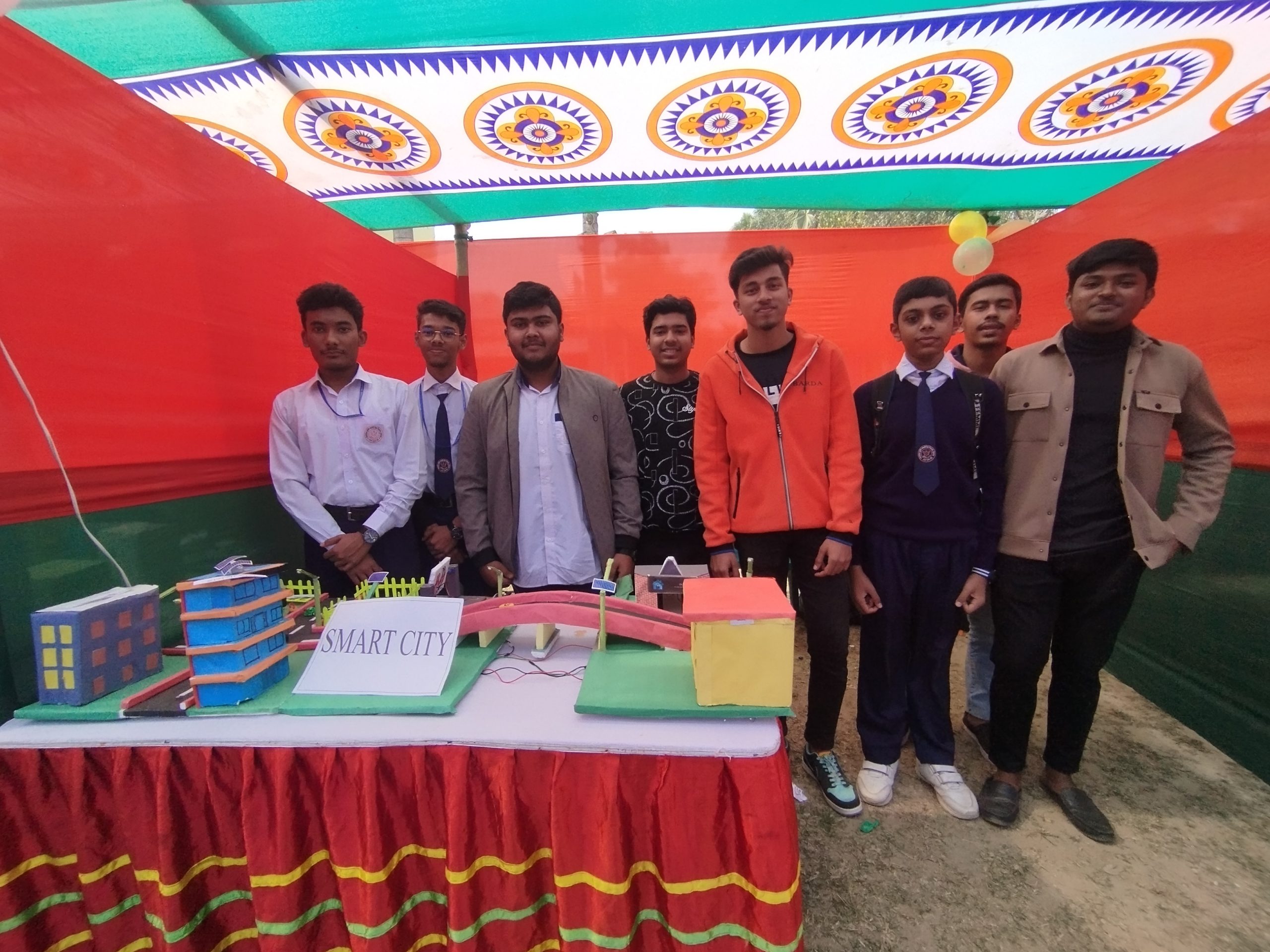 ভি জে সরকারি উচ্চবিদ্যালয়ের শিক্ষার্থীদের ‘স্মার্ট সিটি’ প্রকল্প