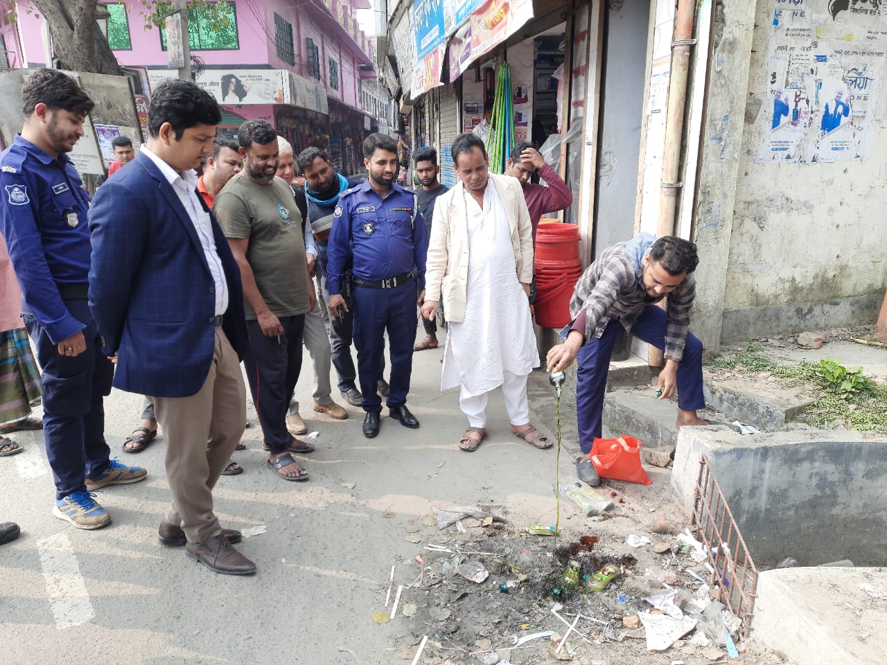 দর্শনায় দুই ব্যবসাপ্রতিষ্ঠানে ২২ হাজার টাকা জরিমানা