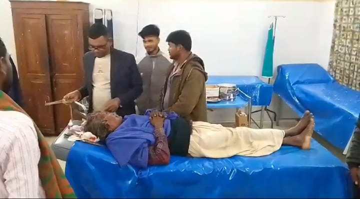 মাইকিং করে দুই গ্রামবাসীদের মধ্যে সংঘর্ষ, আহত ৮