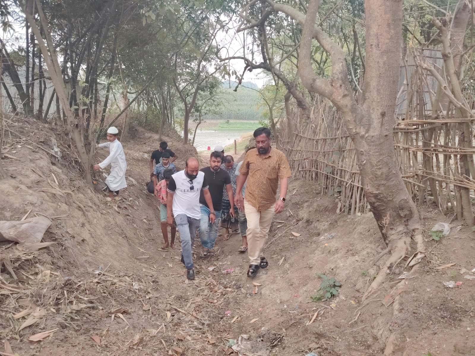 নিরসন হলো মাদ্রাসা শিক্ষার্থীদের চলাচলের দুর্ভোগ