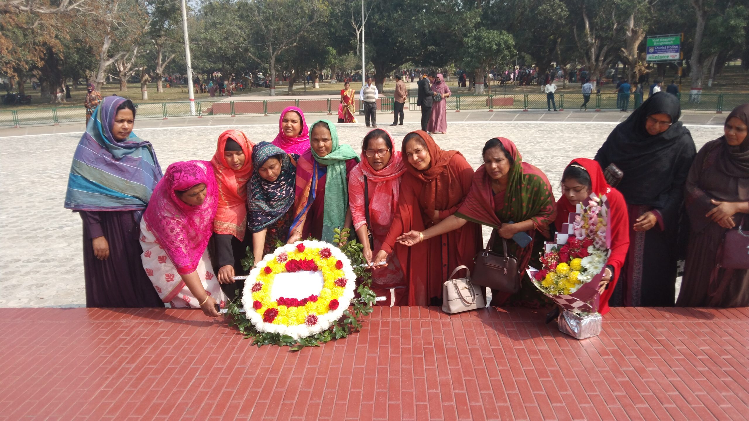 ভারপ্রাপ্ত উপজেলা চেয়ারম্যানের দায়িত্ব পেলেন লতা