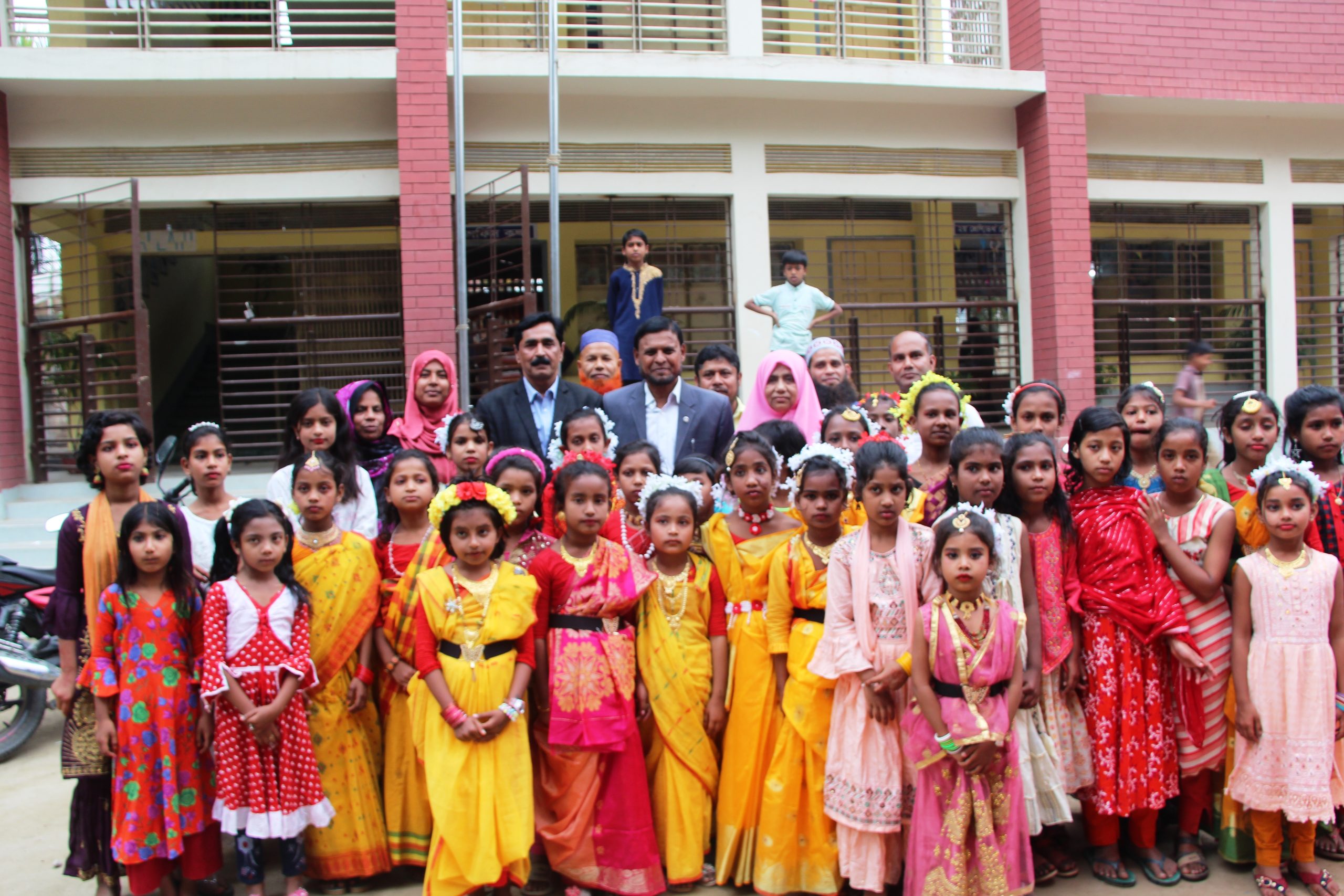 শ্রদ্ধা, ভক্তি ও ভালোবাসায় শিক্ষক আলাউদ্দীনকে বিদায়