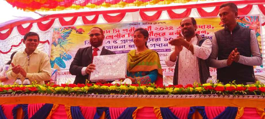 আলমডাঙ্গা এসএসসি পরীক্ষার্থীদের বিদায় সংবর্ধনা ও নবীনের বরণ
