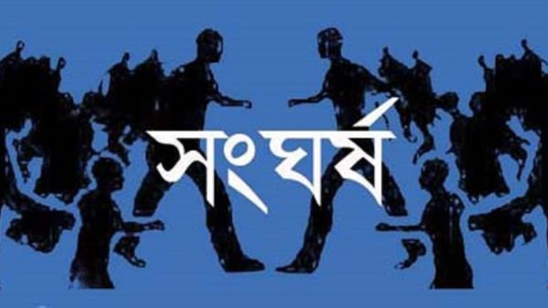 আ.লীগের দুই গ্রুপের সংঘর্ষে খালিশপুর বাজার রণক্ষেত্র