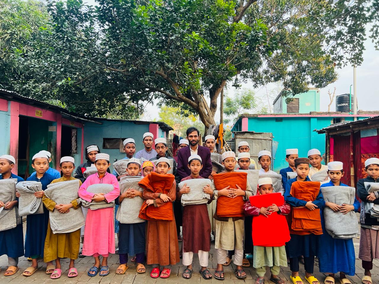 চুয়াডাঙ্গায় ছাত্রলীগের উদ্যোগে কম্বল বিতরণ