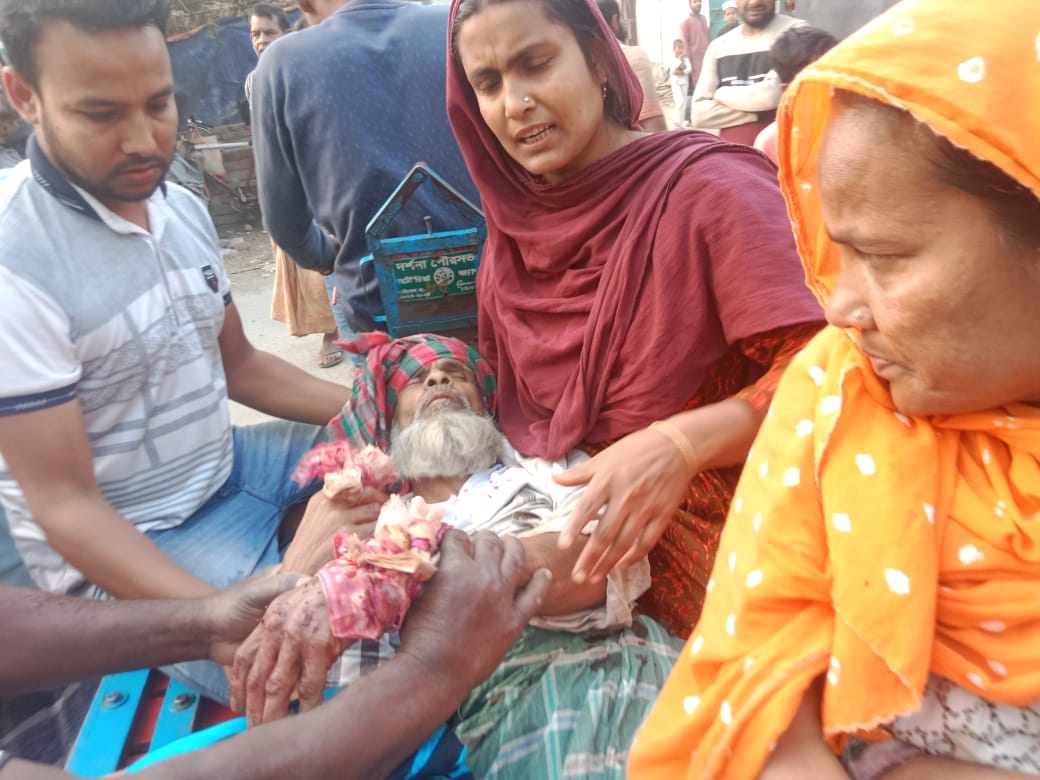 দর্শনায় মালবাহী ট্রেনের ধাক্কায় বৃদ্ধের মৃত্যু