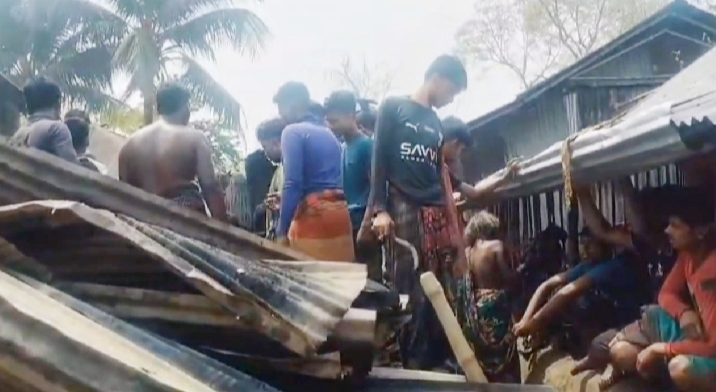 দামুড়হুদার কানাইডাঙ্গায় অগ্নিকাণ্ডে ঘরবাড়ি পুড়ে ছাই