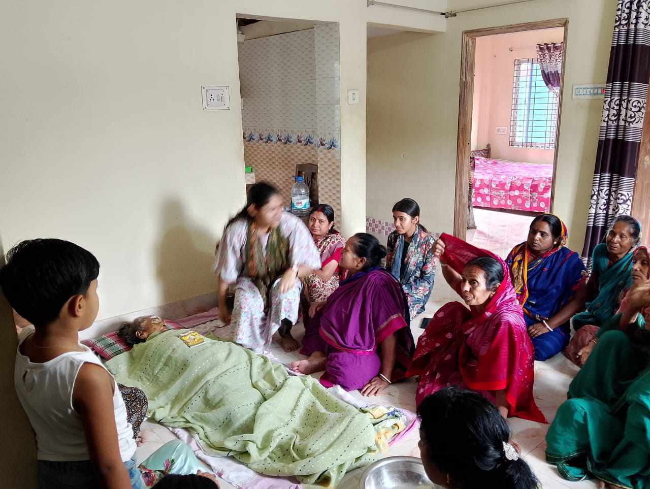 সাংস্কৃতিক ব্যক্তিত্ব সুশীল কর্মকারের মায়ের পরলোকগমন