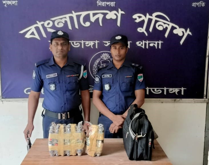 চুয়াডাঙ্গায় পুলিশের অভিযানে ৩৩ বোতল ফেনসিডিল উদ্ধার