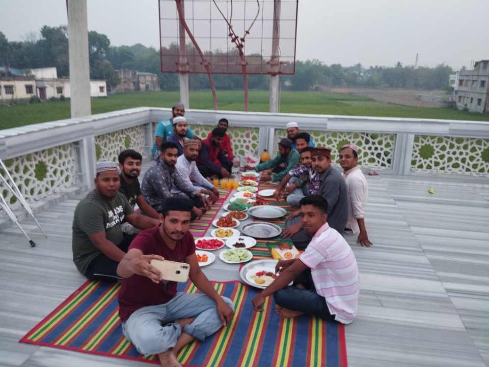 চুয়াডাঙ্গা ও আলমডাঙ্গায় উদ্যোগে ইফতার ও দোয়া