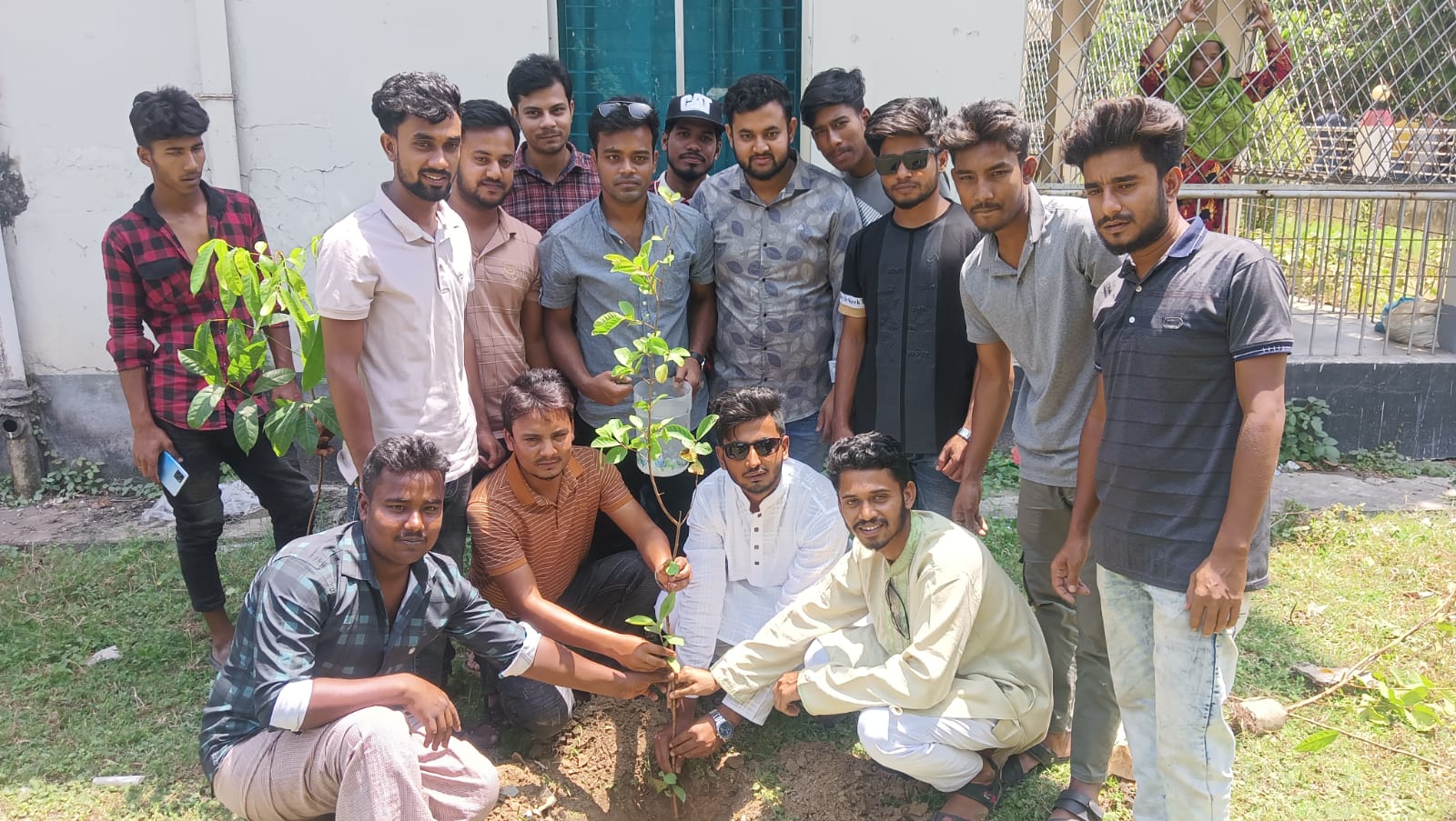 মুজিবনগরে ছাত্রলীগের উদ্যোগে বৃক্ষরোপণ কর্মসূচি