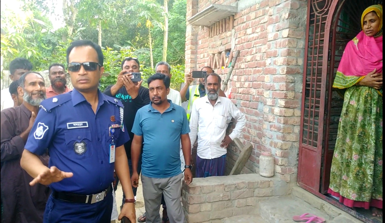 দ্বন্দ্বে বন্ধ রাস্তা চলাচলের জন্য উন্মুক্ত করলেন ওসি
