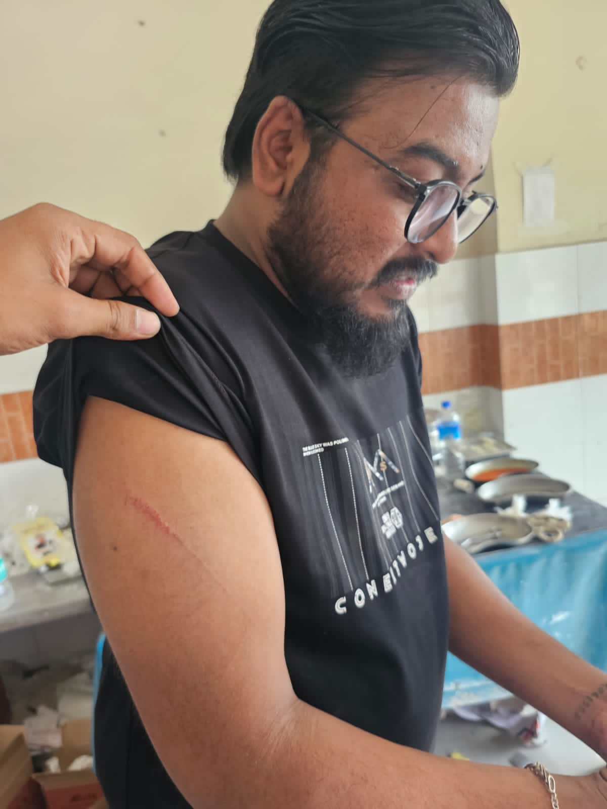 চুয়াডাঙ্গায় ব্যবসায়ীকে কুপিয়ে জখমের অভিযোগ