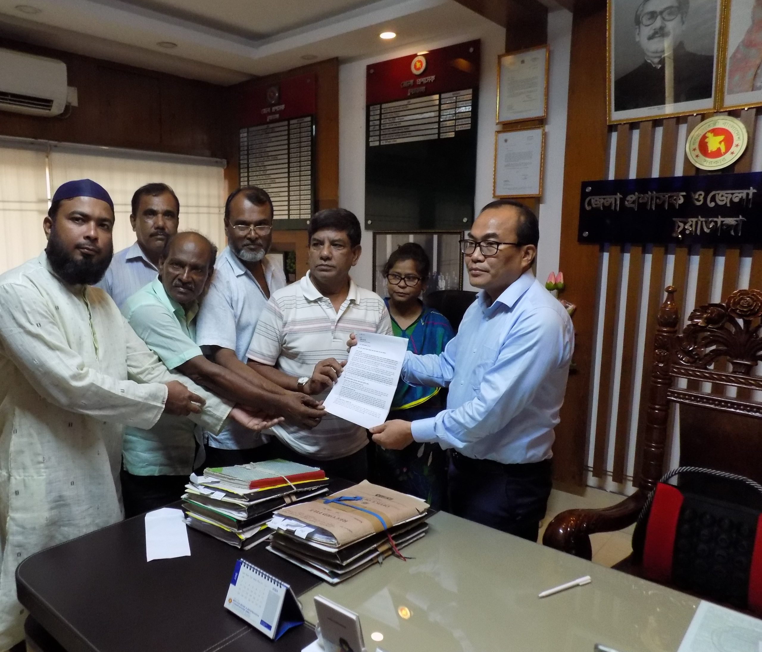 প্রধানমন্ত্রী বরাবর চুয়াডাঙ্গায় কৃষক জোটের দাবিনামা পেশ