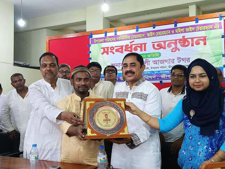 জীবননগর উপজেলা পরিষদের নবনির্বাচিত চেয়ারম্যানদের সংবর্ধনা প্রদান