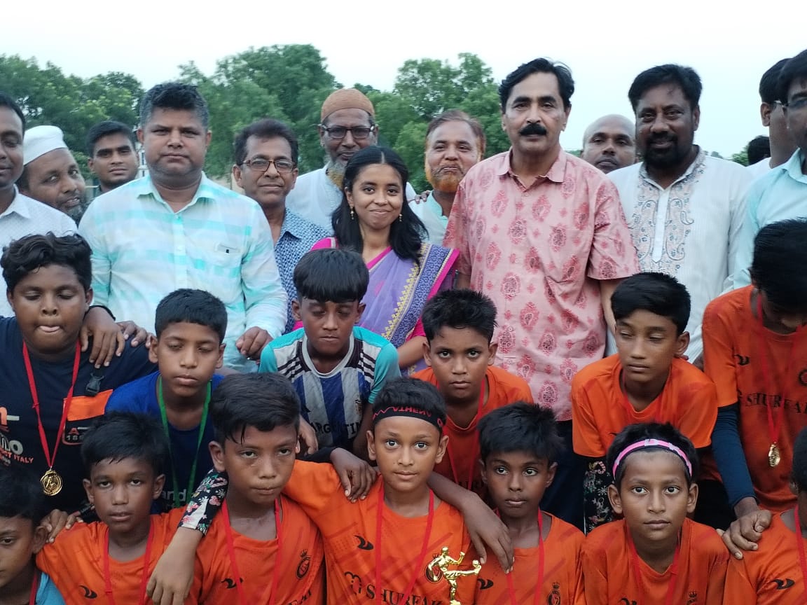 দামুড়হুদা ও জীবননগর উপজেলায় বঙ্গবন্ধু ও বঙ্গমাতা গোল্ডকাপ ফুটবল টুর্নামেন্টের ফাইনাল ও পুরস্কার বিতরণ
