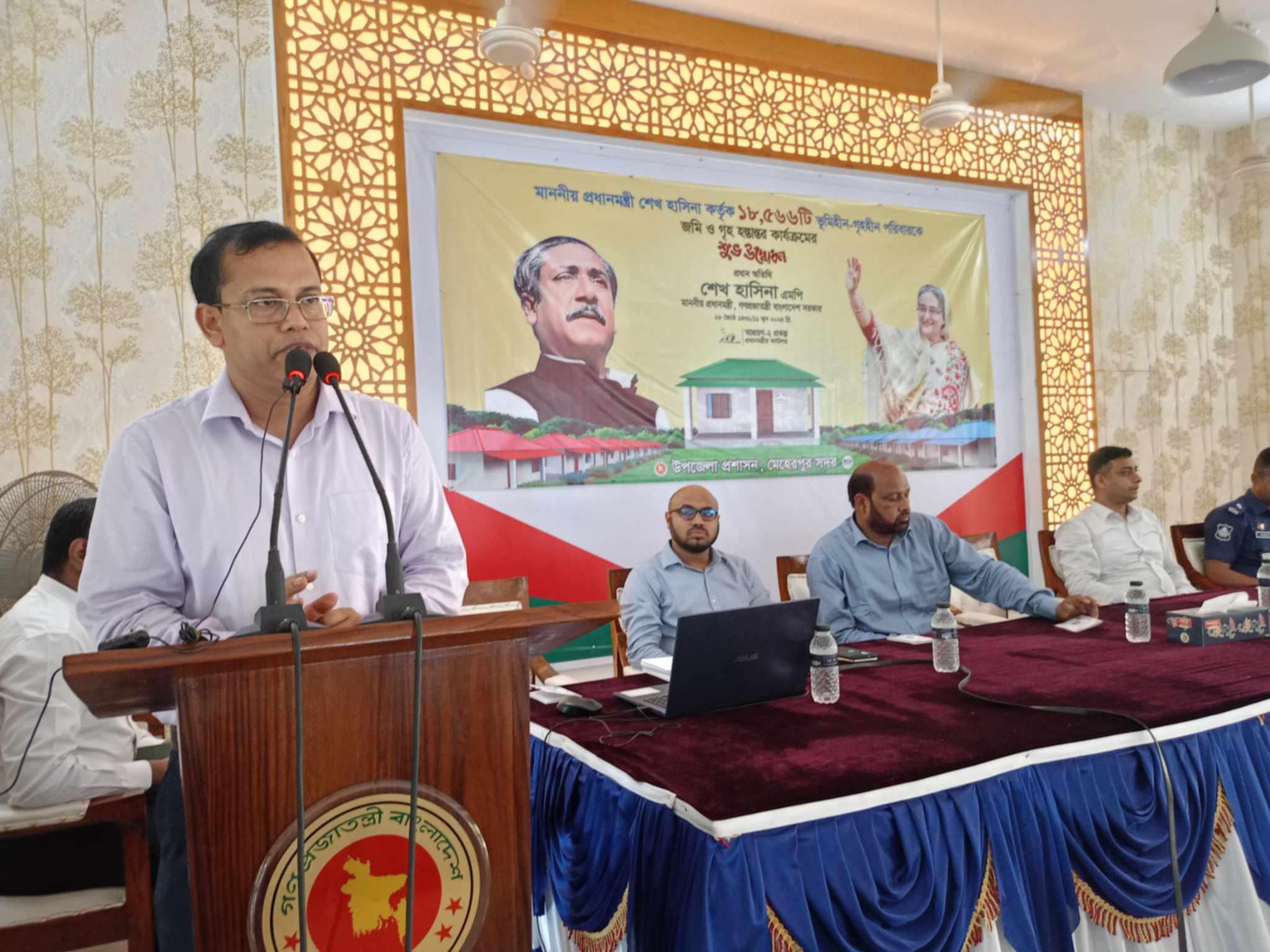 মেহেরপুরে ২২৯ ভূমিহীন পরিবার পেল প্রধানমন্ত্রীর উপহারের ঘর