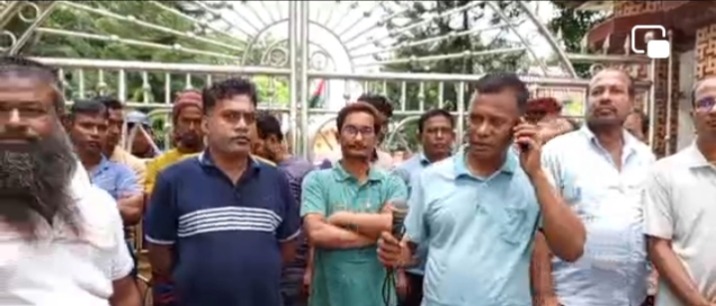 ৩ ইউপি চেয়ারম্যানের পদত্যাগ দাবি
