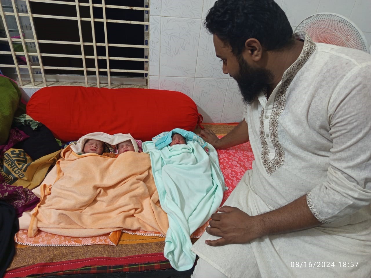 চুয়াডাঙ্গায় একসঙ্গে তিন সন্তানের জন্ম দিলেন গৃহবধূ