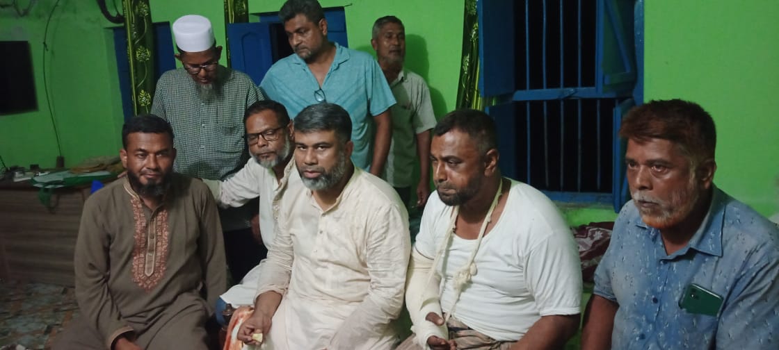 বিএনপি নেতার ওপর হামলা, বাড়িতে দেখতে গেলেন শরীফুজ্জামান, আসামিদের গ্রেপ্তার দাবি