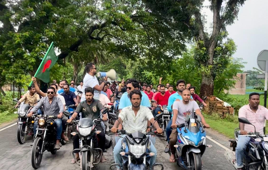 চুয়াডাঙ্গায় ছাত্রদলের মোটরসাইকেল শোভাযাত্রা