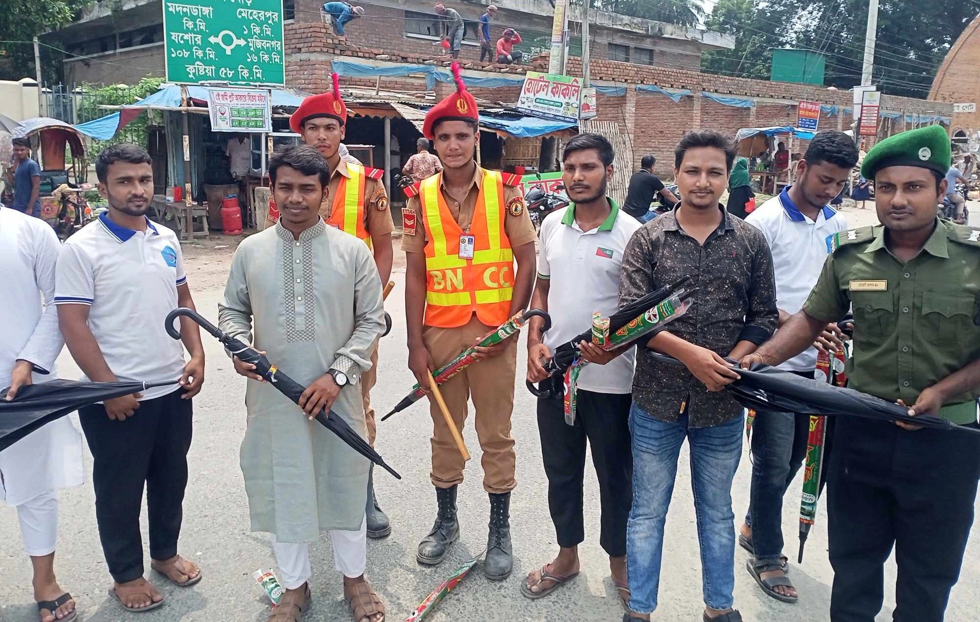 মেহেরপুর জেলা ছাত্রশিবিরের উদ্যোগে ছাতা বিতরণ