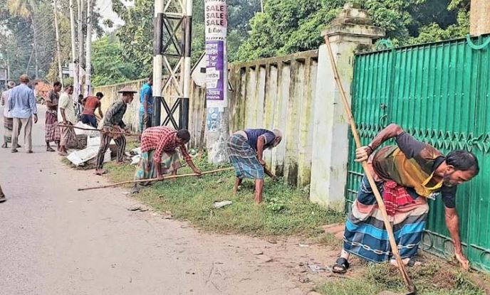 চুয়াডাঙ্গায় ডেঙ্গু প্রতিরোধে লিফলেট বিতরণ ও পরিচ্ছন্নতা অভিযান