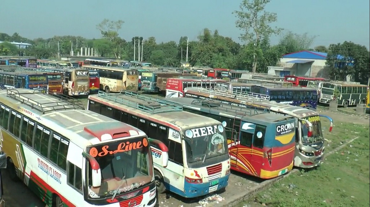 মেহেরপুরে আন্তঃজেলার সকল রুটে বাস চলাচল বন্ধ