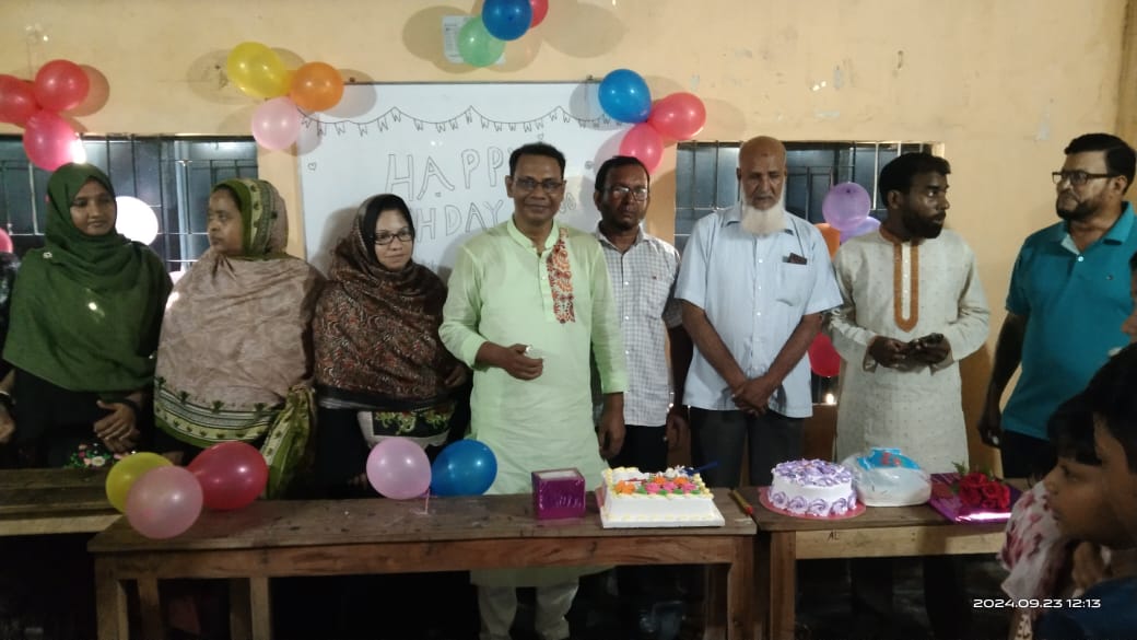 আলমডাঙ্গা কলেজিয়েট স্কুলের উপাধ্যক্ষ শামীম রেজার জন্মদিন পালন
