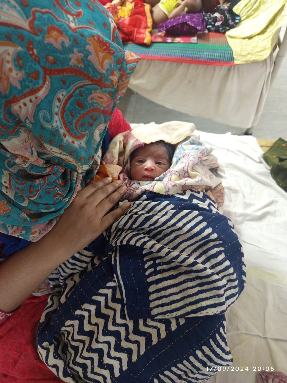 মামা হলেন সাংবাদিক রুদ্র রাসেল