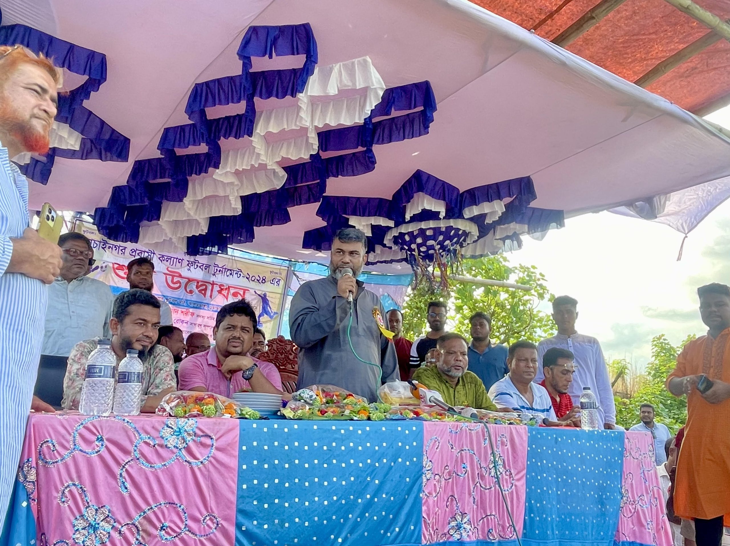 আলমডাঙ্গায় প্রবাসী কল্যাণ ফুটবল টুর্নামেন্টের উদ্বোধনকালে বিএনপি নেতা শরীফ
