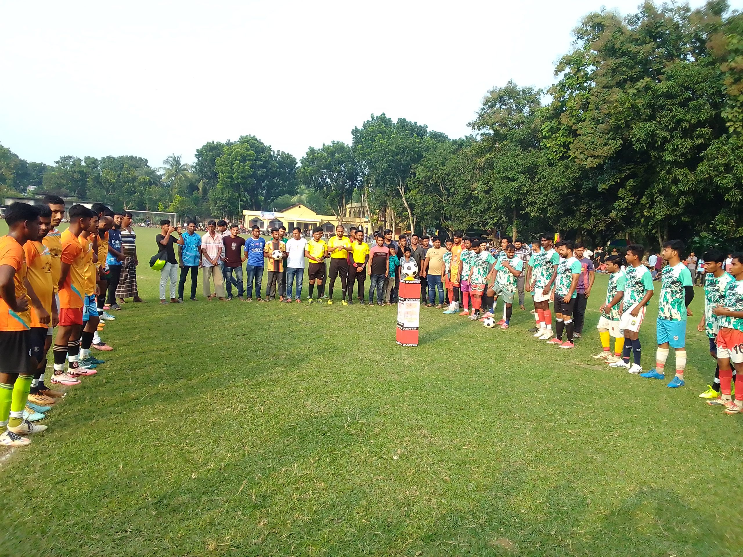 ভাংবাড়ীয়ায় বৈষম্যবিরোধী ছাত্র আন্দোলনে শহিদদের স্মরণে ফুটবল টুর্নামেন্টের উদ্বোধন