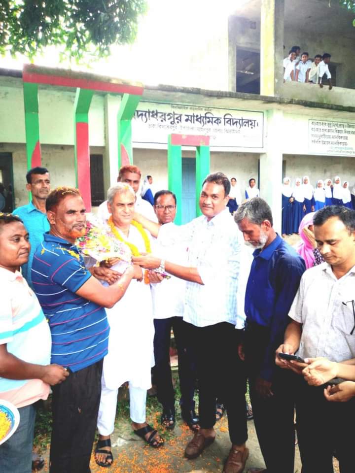 দীর্ঘ ৯ বছর পর পদ ফিরে পেলেন শিক্ষক মফিজুর