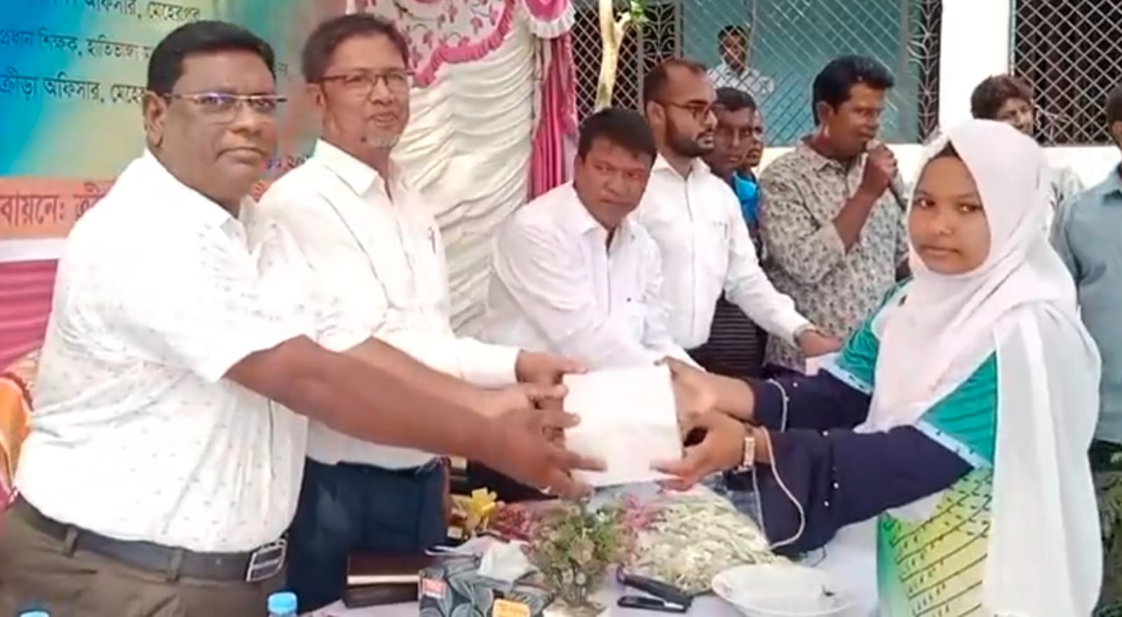 মেহেরপুর ক্রীড়া প্রতিযোগিতার পুরস্কার বিতরণ