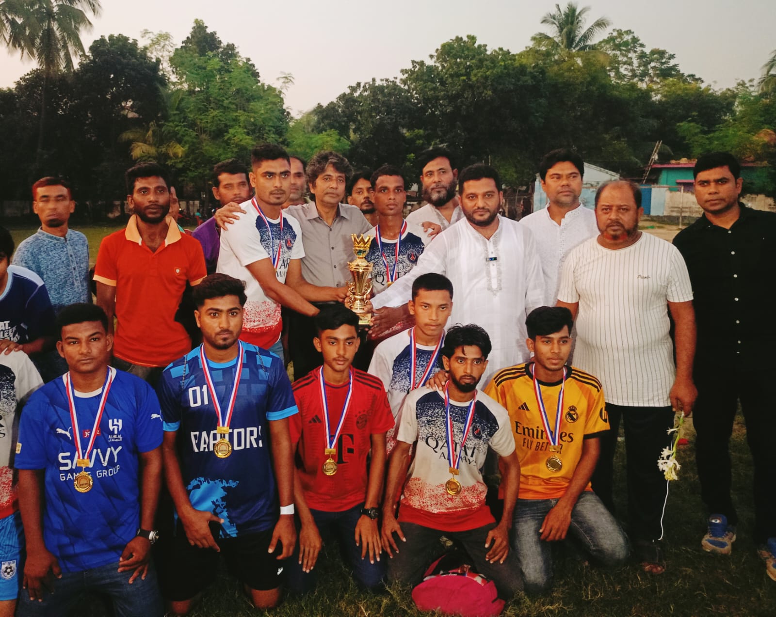 মেহেরপুরে ফুটবল টুর্নামেন্টে ইছাখালী ফুটবল ক্লাব চ্যাম্পিয়ন