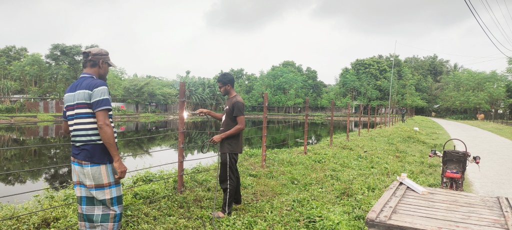 দীর্ঘদিন ধরে অরক্ষিত ঝুঁকিপূর্ণ কেরুর গভীর স্পেন্ট