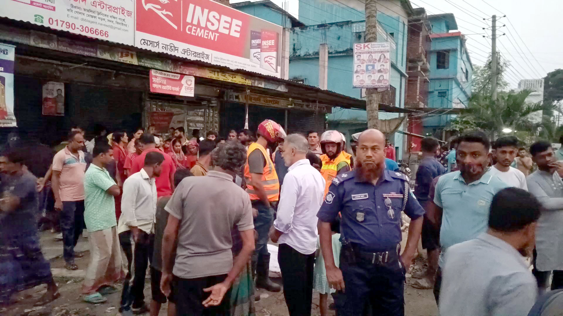 ঝিনাইদহে পিকআপের চাকায় পিষ্ট হয়ে গৃহবধূর মৃত্যু