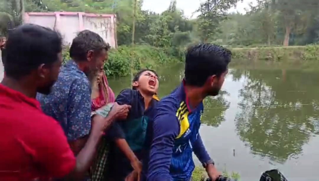 গাংনীতে মোটরসাইকেল দুর্ঘটনায় দুজন আহত